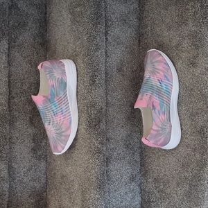Steve Madden tie-dye shoes